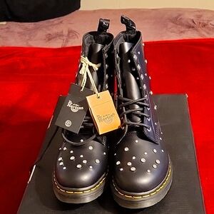 Dr. Martens black Swarovski crystal limited edition boot size 9 brand new in box